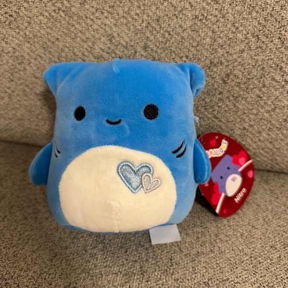 Nwt 5" Nitro the Valentine Hammerhead Shark Squishmallow - Picture 2 of 4